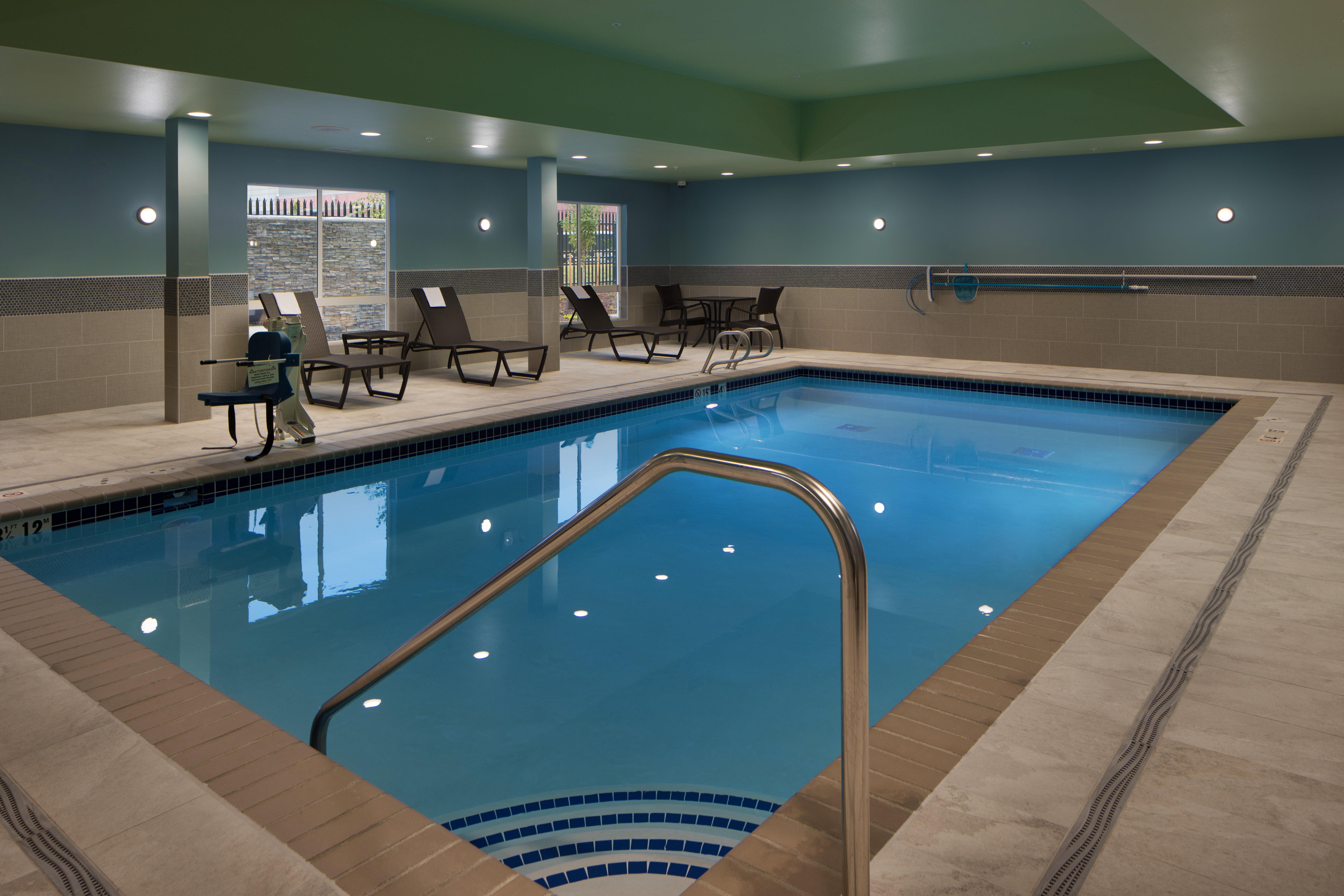 Holiday Inn Express & Suites - Portland Airport - Cascade Stn By Ihg Exterior foto