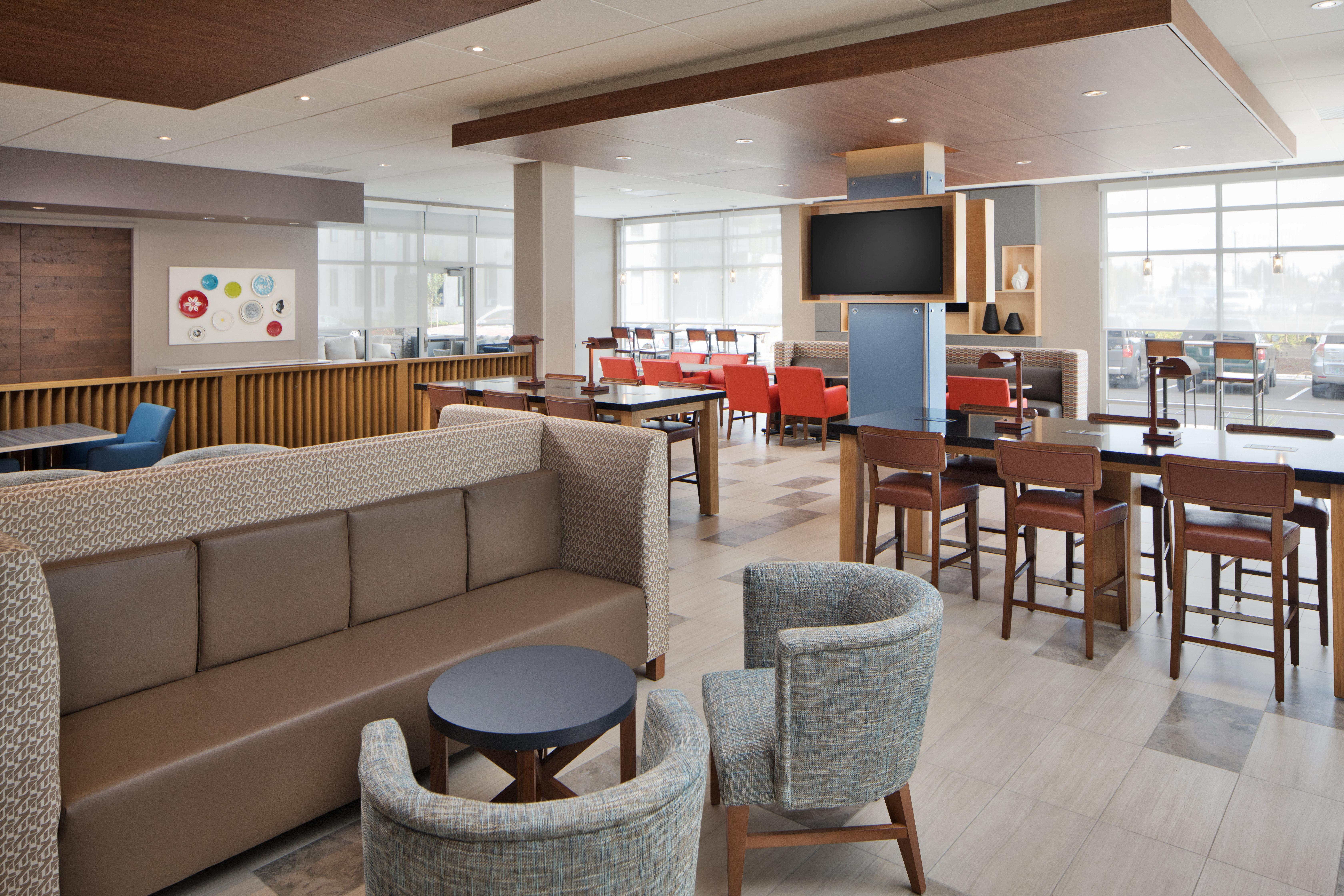 Holiday Inn Express & Suites - Portland Airport - Cascade Stn By Ihg Exterior foto