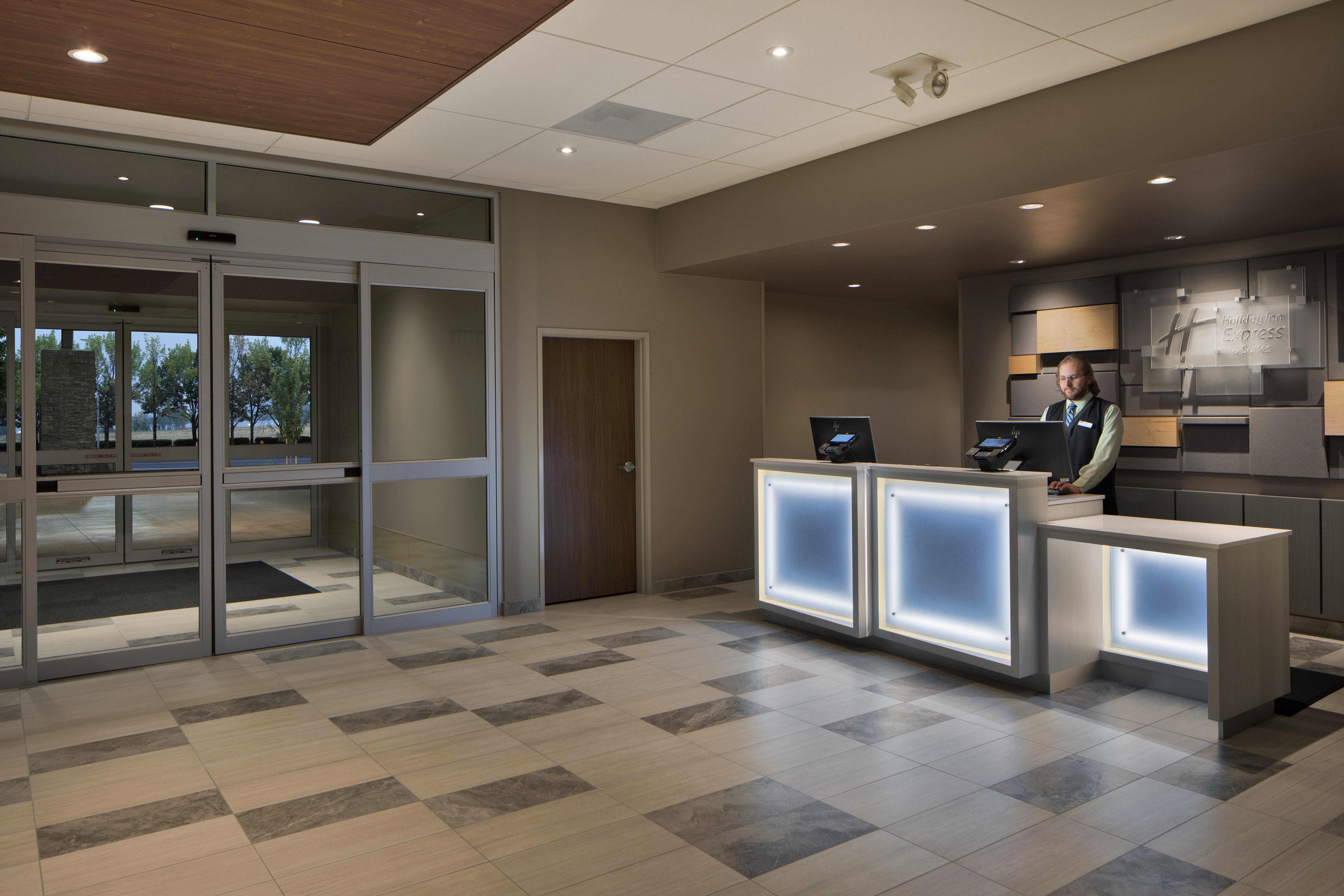 Holiday Inn Express & Suites - Portland Airport - Cascade Stn By Ihg Exterior foto